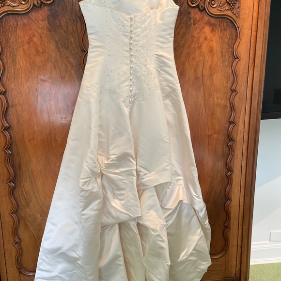 Custom made wedding gown - Picture 4 of 6